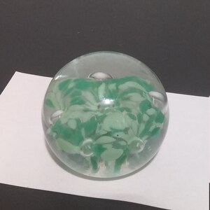 Pretty Round Trumpet FLOWERS GLASS PAPERWEIGHT, Bubble Glass Paperweight, Vintage Green Floral Paperweight, Collectible Art Glass, Office image 6