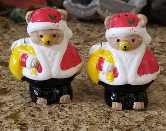 Vintage CHRISTMAS TEDDY Bear Santa Claus Ceramic Salt and Pepper SHAKERS made in Taiwan, Christmas Kitchen Decor, Christmas Table Decoration