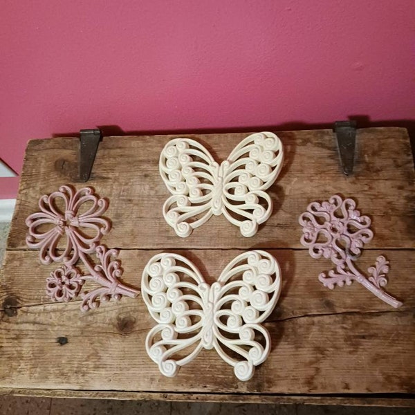 1978 Homco Burwood Pink and White Plastic BUTTERFLIES and Flowers WALL DECOR, Mid Century Wall Decor, Vintage Wall Home Decor
