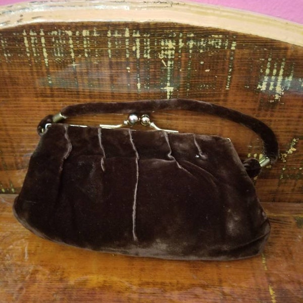 Vintage HOLLYWOOD HANDBAG Co Brown Velvet CLUTCH with Goldtone Kisslock Closure Made in California, Mid Century Women's Purse Accessories