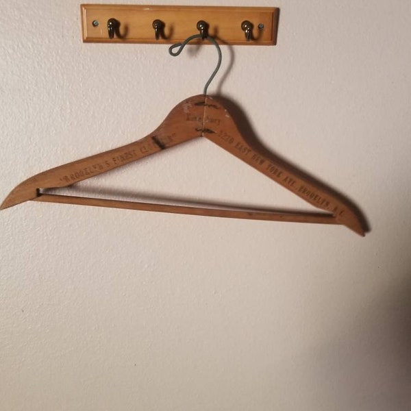 Vintage BROOKLYN'S Finest Clothier WOODEN Clothes HANGER, New York Memorabilia, Clothing Accessories