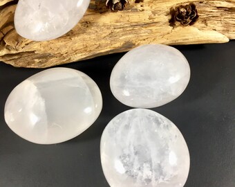 Clear Quartz Crystal Healing Worry Pocket Palm Stone - Crystal healing and stones - GemCity