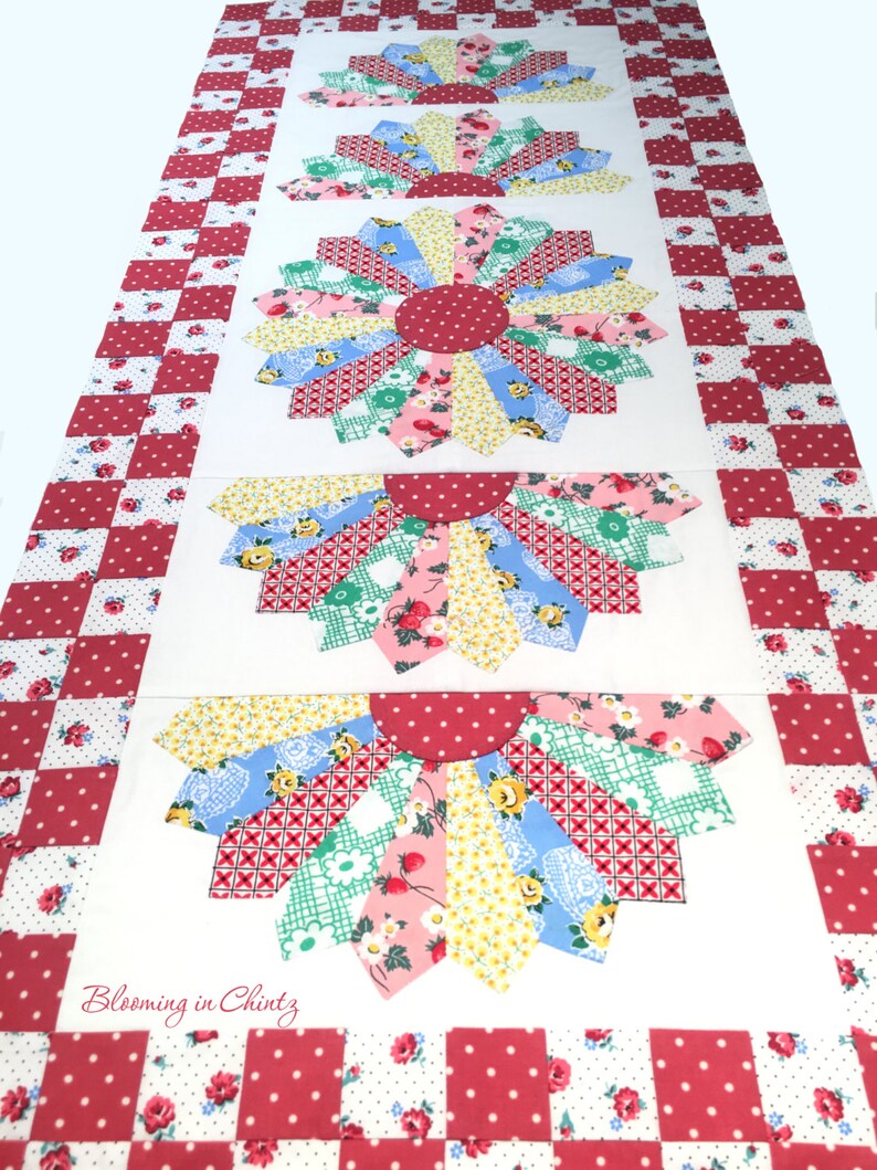 Love Knot Table Runner Pattern - Etsy