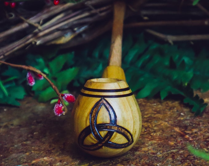Triquetra Celtic Knotwork Tobacco Pipe for Smoking / Pagan Sherlock Pipe
