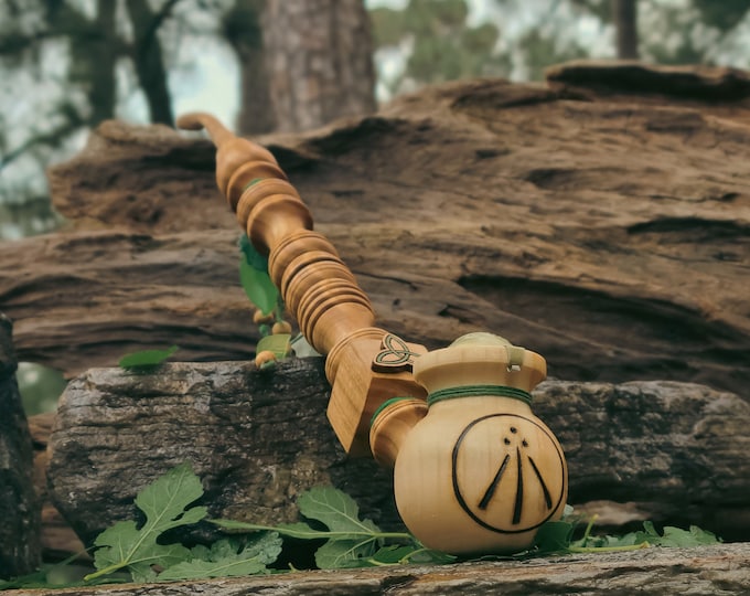 Awen Celtic Smoking Pipe / Tobacco Pipe w/ lid and bowl / Fantasy Design / Triquetra Knot / Cute Pipe