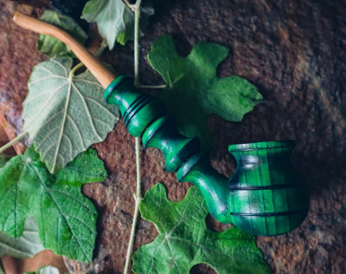 Handcrafted Green Wood Pipe with Walnut Stem / Nature-Inspired Smoking Accessory