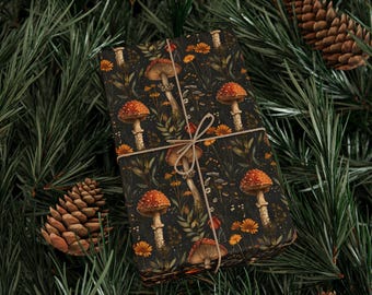 Geschenkpapiere: Dunkler Cottagecore Amanita-Pilz Zauberhafte Weihnachtsgeschenkpapiere