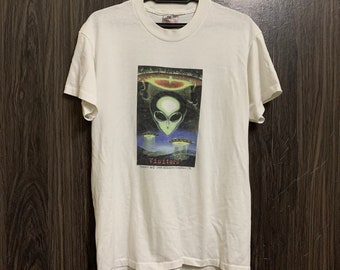 Vintage 90s Visitors 1998 Alien Movie Tv Series T Shirt