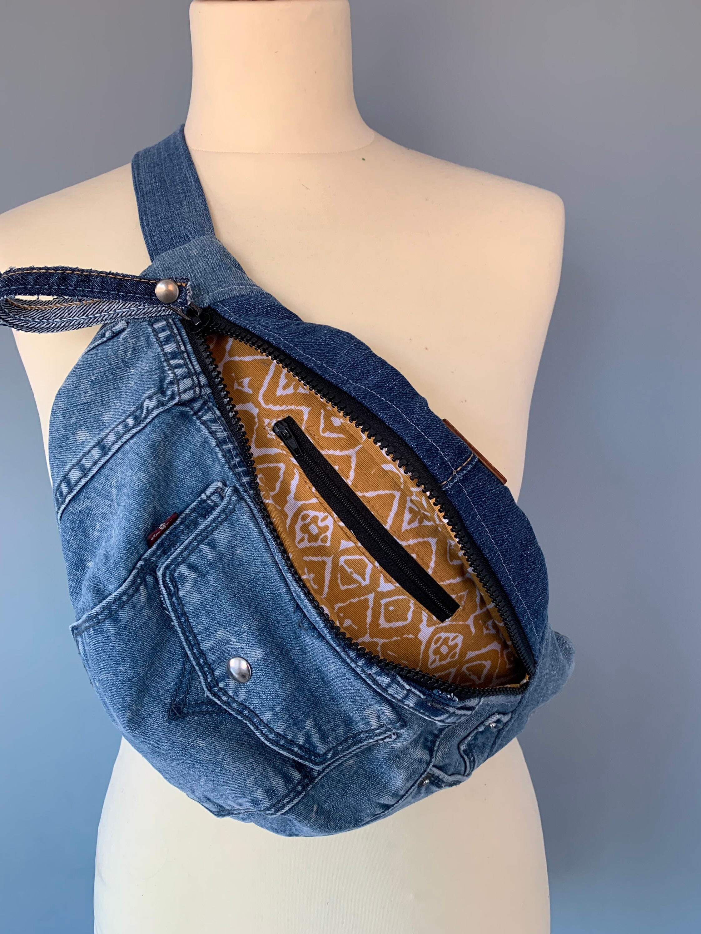 levi bum bag
