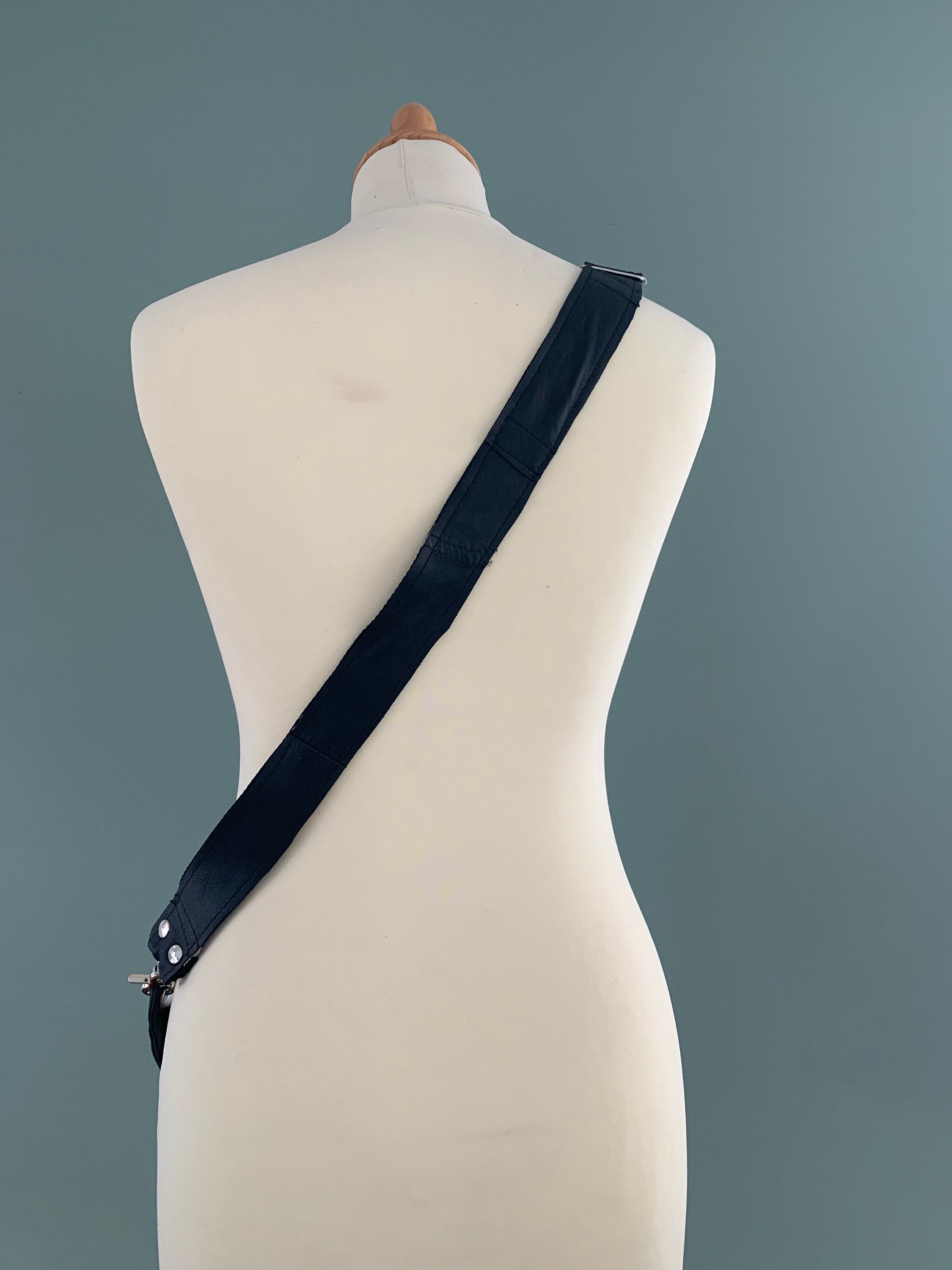 Fanny Pack crossbody bag medium size bumbag hobo bag black Leather