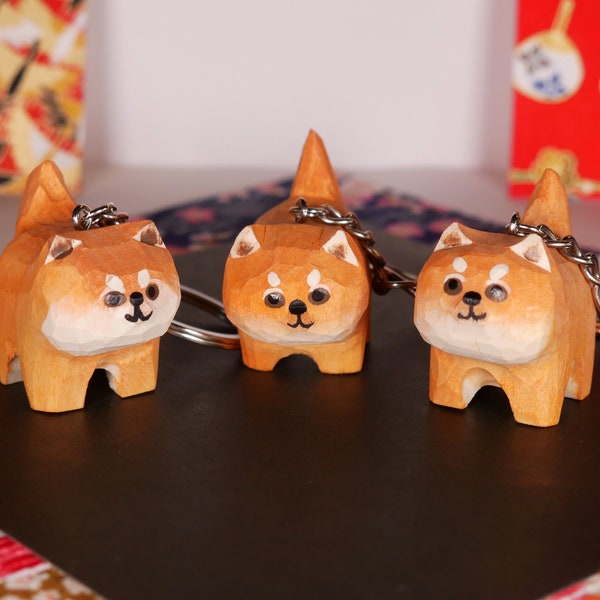 Portachiavi con statuetta di cane giapponese shiba inu in legno intagliato a mano, portafortuna, portafortuna, simpatico cane