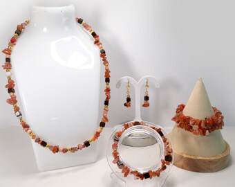 Adornment, bracelet and earrings, semi-precious natural stone carnelian, wood and lava stone, baroque chips shape