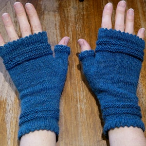 Mittens for women in alpaca wool, pink plum, amethyst, black, denim blue, duck blue, moss green, rust etc... Bleu canard