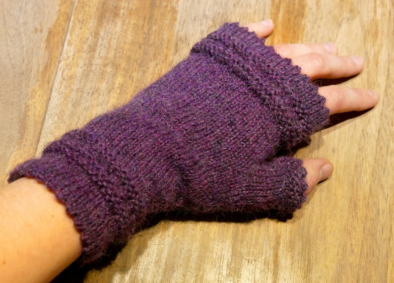 Mittens for women in alpaca wool, pink plum, amethyst, black, denim blue, duck blue, moss green, rust etc... Violet améthyste