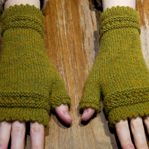 Mittens for women in alpaca wool, pink plum, amethyst, black, denim blue, duck blue, moss green, rust etc... vert mousse