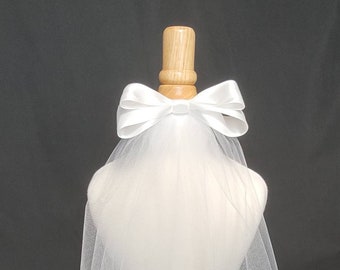 One-tier Veil with 6 inch Bow | Communion Veil | Party Veil | Bachelorette Veil | Bow Veil | White or Ivory