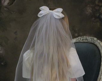 One-tier Veil with 6 inch Bow | Communion Veil | Party Veil | Bachelorette Veil | Bow Veil | White or Ivory