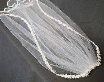 Lace Trim One-tier Short Veil | Communion Veil | Bridal Veil | Wedding Veil | Lace Veil | Bachelorette Veil
