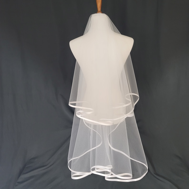 Two Tier Infinity Veil with Satin Bias Trim image 3