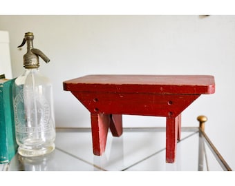 Poggiapiedi rustico primitivo in legno rosso stile fattoria vintage, 30 cm