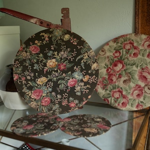Vintage Cabbage Rose Fabric Plant Pad: Round Cloth Trivet - Farmhouse Decor