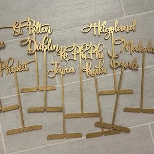 Nomi dei tavoli per matrimoni Segnali personalizzati Numeri dei tavoli Centrotavola tagliati al laser Decorazioni Supporti Città Biglietti Etichette Portaoggetti Decorazioni