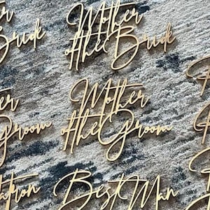 marque-places personnalisés en bois , plaques nominatives pour mariage , noms en bois doré , marque-places , set de table , marque-places pour mariage