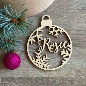 Wooden Personalized Christmas Bauble For Crafts And Decoration - Laser Cut - CHRISTMAS Pendants - Personalized Gift - Christmas decoration