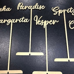 Nomes de mesa de casamento Placas personalizadas Números de mesa Decorações Suportes Cidades Cartões Etiquetas Porta-decoração Centro de mesa cortado a laser