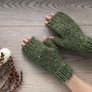 Winter Warmer Baby Pram Stroller Hand Muff Fingerless Gloves Sheep