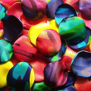 Rainbow Wedding Satin Rose Petals, Multicolor, LGBT Gay Pride Decor, Flower Girl, Silk Petals, Cake Table, Rainbow Artificial Petals image 3