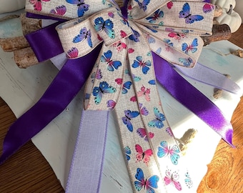 Prachtige vlinder lente en zomer moederdag bloemen strik voor krans, lantaarn en cadeauverpakking - vlinder strik decoratie