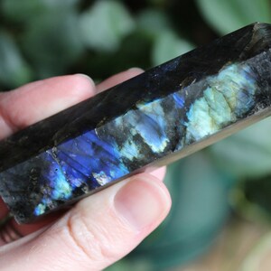 Labradorite tower 3E, labradorite point, flashy labradorite