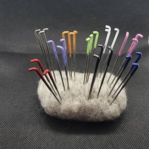 Needle felting needle set, 18 needles. Variety of needles. Spiral star needle, crown needle, reverse, leather finger covers, wood handle image 4