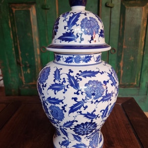 GROSSE Blau-weiße Bombay Chinoiserie Temple Jar