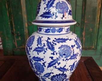 Ballard Designs の青と白のシノワズリスタイルの大きな花瓶、Ballard