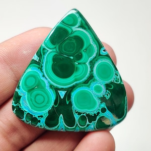 Cabochon di malachite e crisocolla - Gemma naturale del Perù per lavorazione a filo, macramè, gioielli in argento, ciondoli (49x47x7mm)
