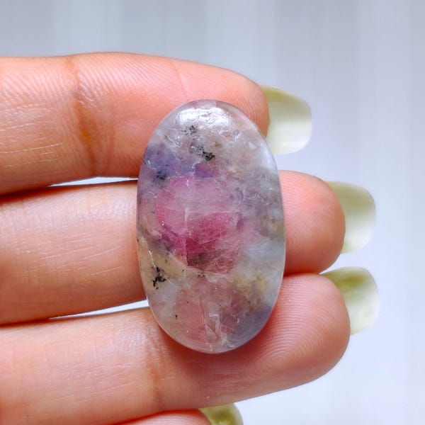 希少なユニコーントルマリン宝石 | オーバル | デザイナー作品に最適なソフトマルチカラーストーン(29x17x7mm)