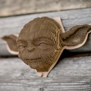 Yoda masque à monter soi-même en carton écologique. 3D sculpture bricolage Puzzle. image 2