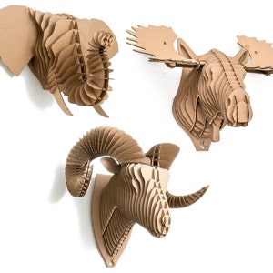 Un set di tre trofei (di Medium dimensioni) in cartone ecologico. Più economico nel set!