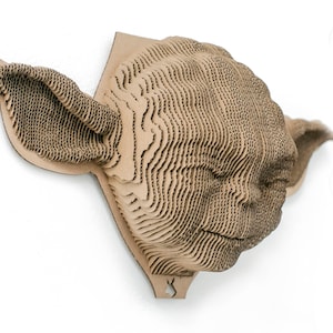 Yoda - maschera per autoassemblaggio in cartone ecologico. Scultura 3D Puzzle fai da te.