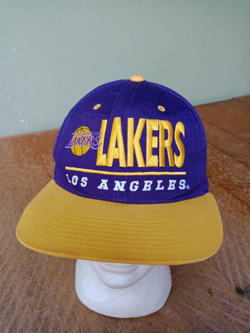 vintage lakers hat