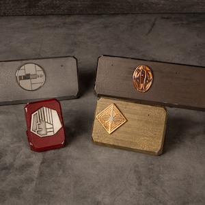 Star Wars Galaxies Edge Savis Workshop Pin Stand