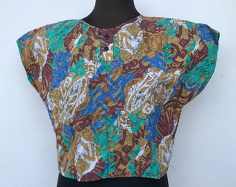 Abstract printed cropped cotton blouse with dolman sleeves, henley neckline & shoulder pads