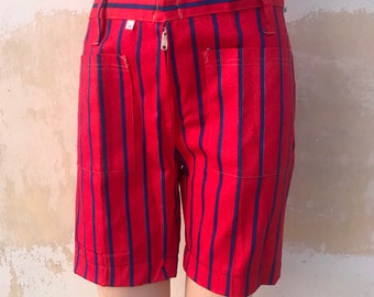 Red/blue striped 70s vintage denim Bermuda shorts with big squared pockets only at the front