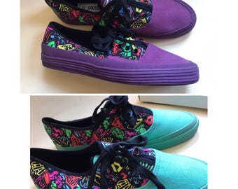 Zapatillas planas Oxford de lona/algodón fluorescentes de principios de los 90 en verde caramelo y morado violeta, disponibles en dos tallas: 39 y 40 (Eur).