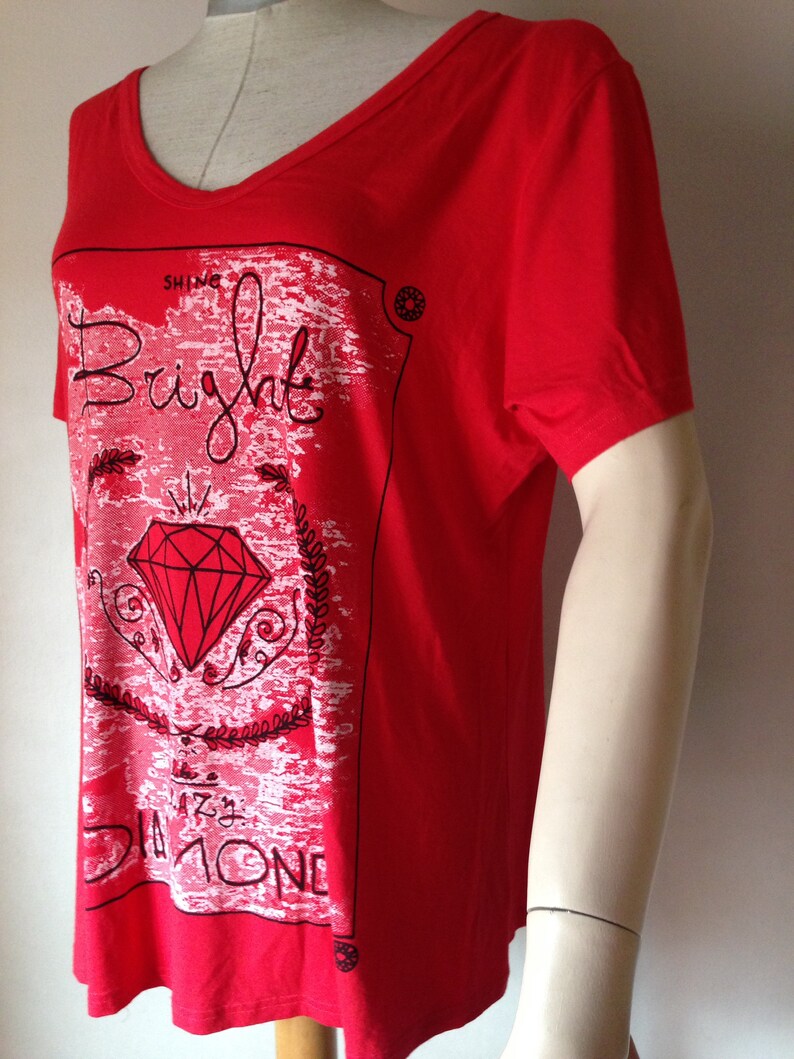 Red hot boatneck loose blouse with graphic print that refere to the Pink Floyd From the mid /'90s