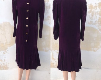 Yves Saint Laurent Rive Gauche début des années 80 vintage luxuriante prune/violette luxueuse robe-chemise en velours écrasé. Pièce YSL authentique