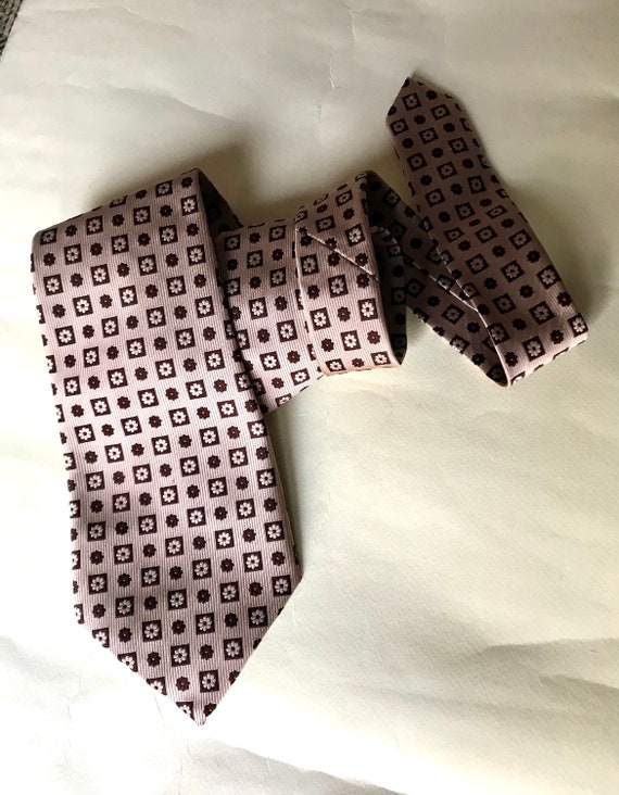Wide, bell 70's vintage cravate/necktie features … - image 2