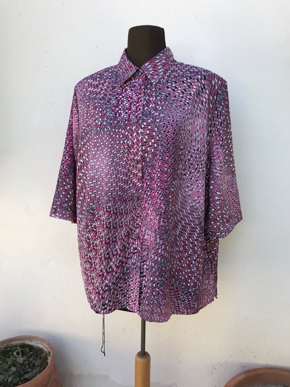Swirl abstract oversized 80s vintage shirt in lil… - image 2
